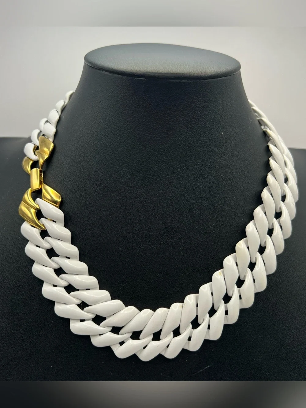 Chunky Napier Vintage White Enamel Chain Link Necklace w/ Gold Tone Closure